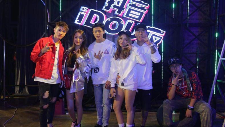 今天,中国互联网公司迎来“自我审查”